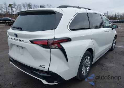 2022 Toyota Sienna Xse z USA, uszkodzony, nr VIN 5TDDSKFC4NS050607